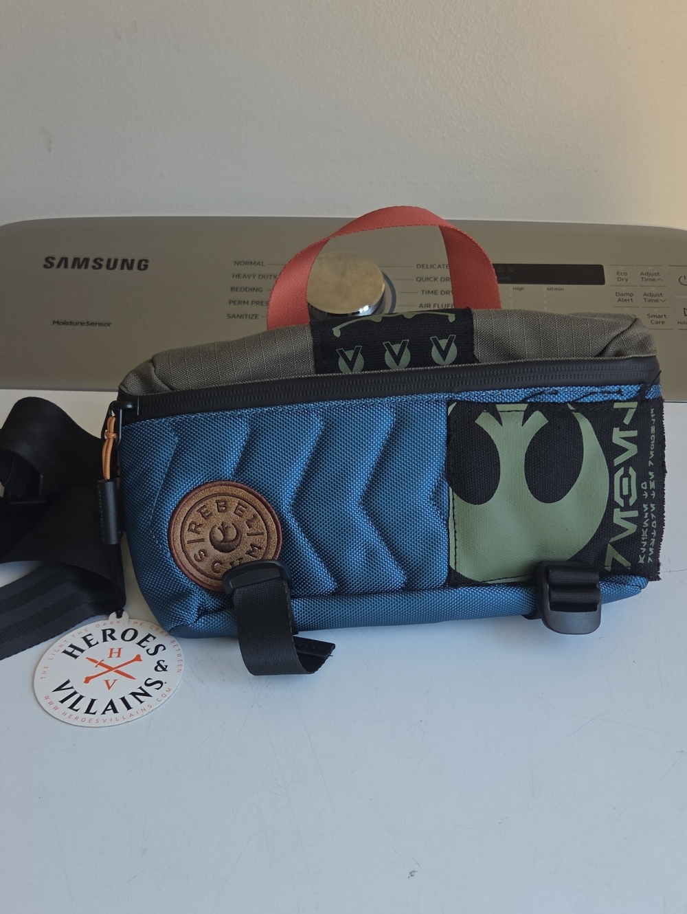 Star Wars Heroes And Villains Slingbag Fanny Pack NWT